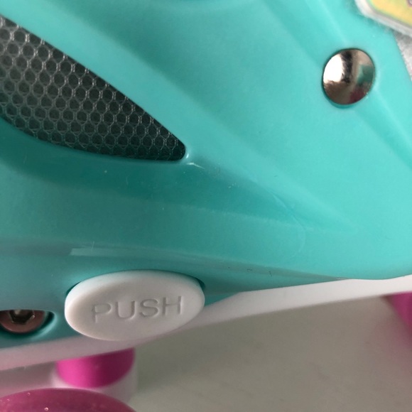 Light Up Roller Skates Adjustable Big Girls Sizes 3-6 Like New - Picture 5 of 10